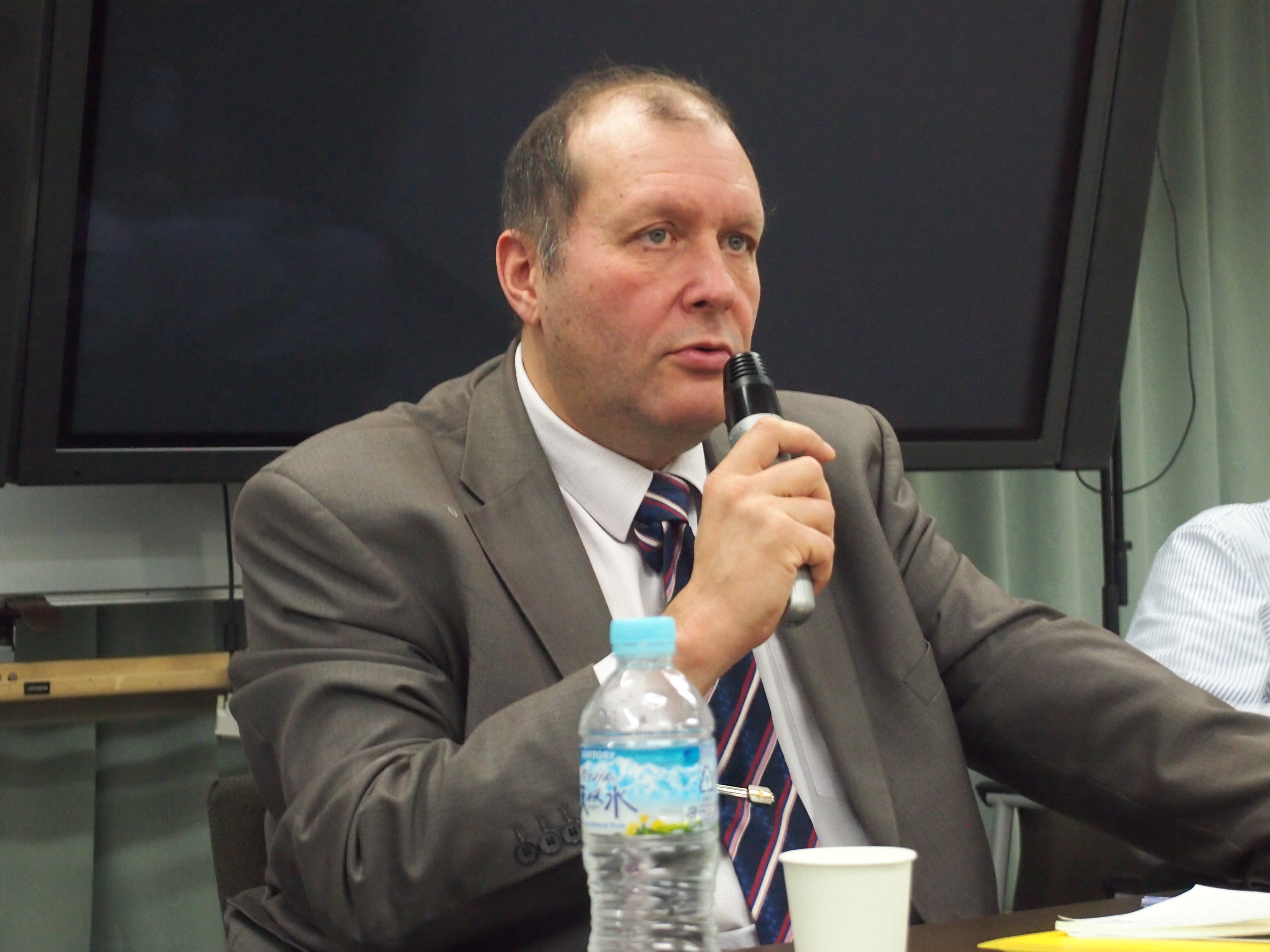 10月6日UBRJ / NIHUセミナー「北方領土問題：日ロの認識と関係を問い直す」